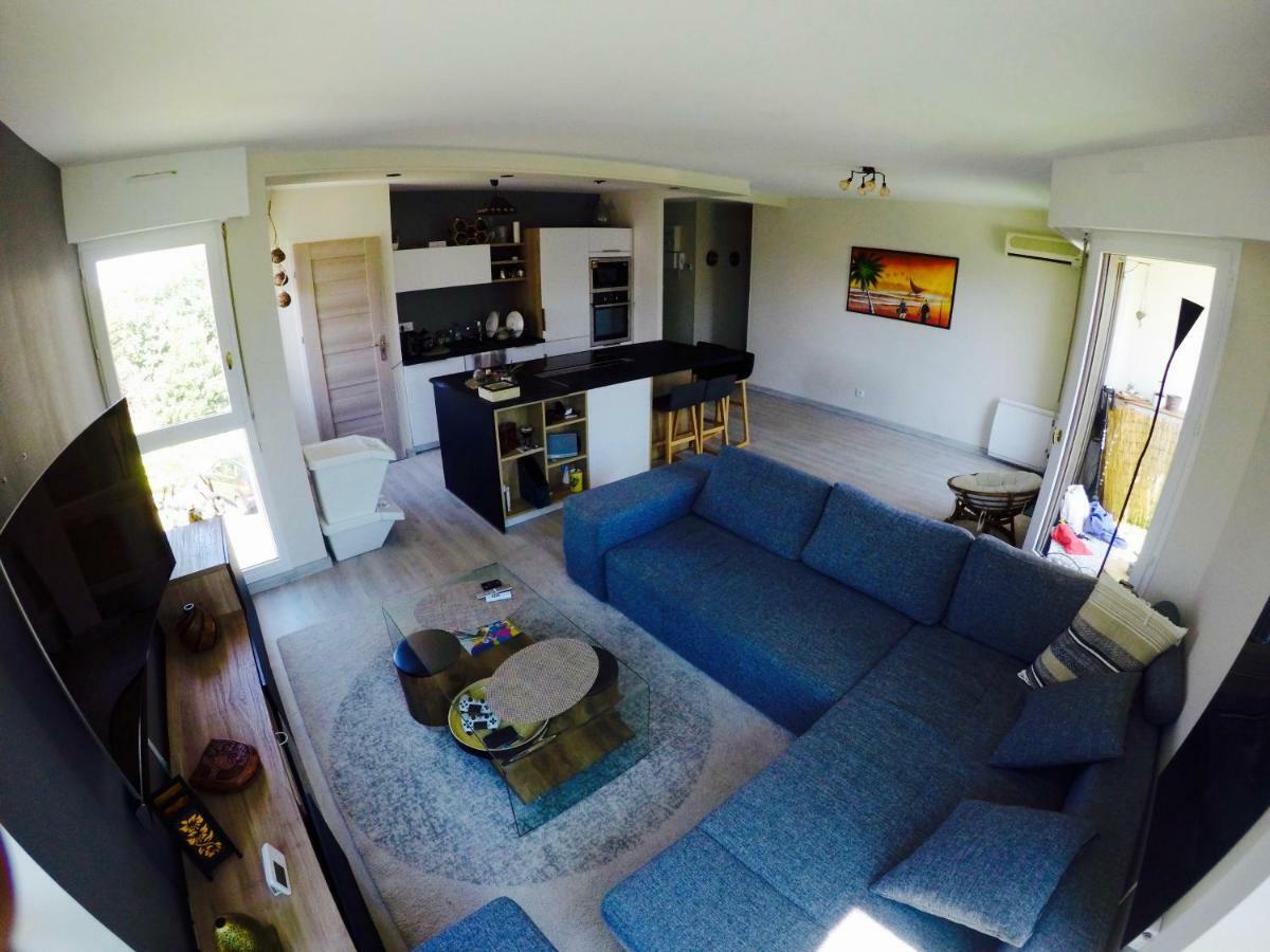 Charming & Cosy Rooms Reze Bagian luar foto